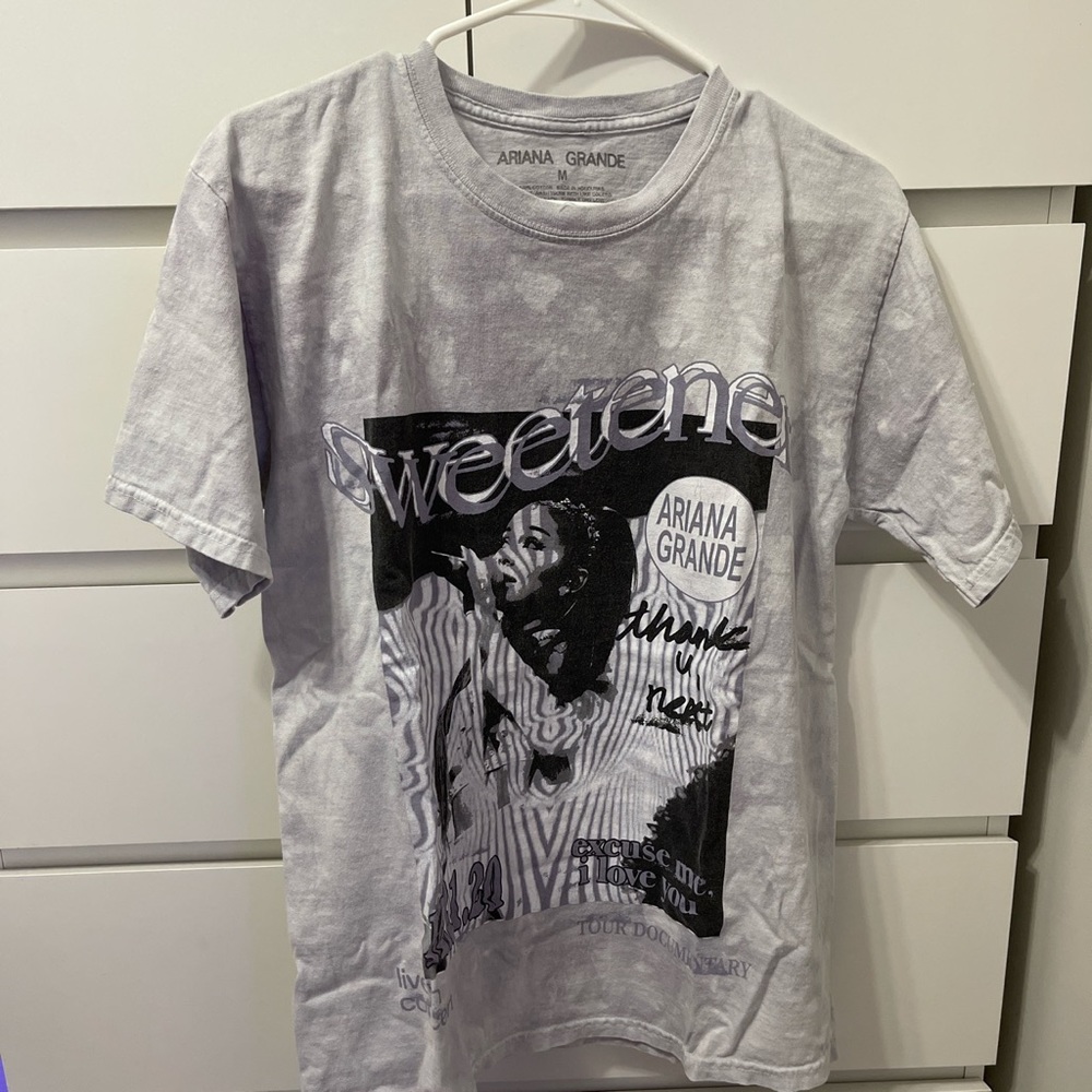 ariana grande excuse me, i love your shirt